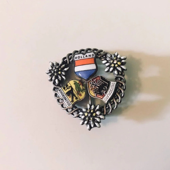 Vintage Holland Deutschland Geilenkirchen Souvenir Pin Brooch - Picture 1 of 9